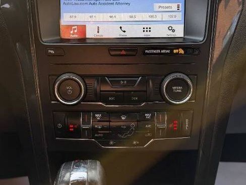 Used 2018 Ford Explorer XLT w/ Equipment Group 202A image 16