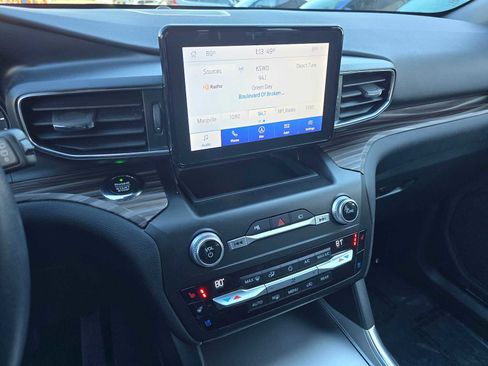 Used 2020 Ford Explorer Limited image 29