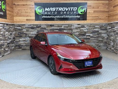 Used 2023 Hyundai Elantra SEL FWD image 2