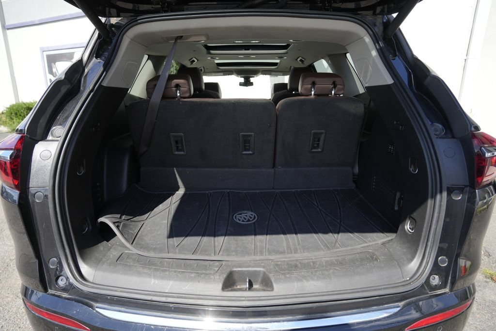 Used 2020 Buick Enclave Avenir w/ Avenir Technology Package AWD/4WD image 15