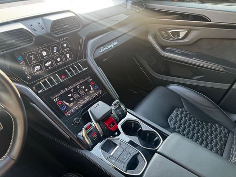 Used 2022 Lamborghini Urus image 27