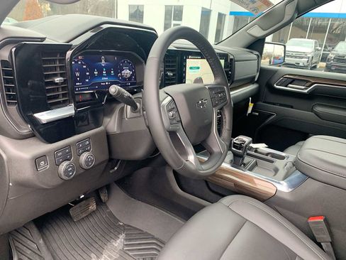 Certified 2025 Chevrolet Silverado 1500 RST image 10