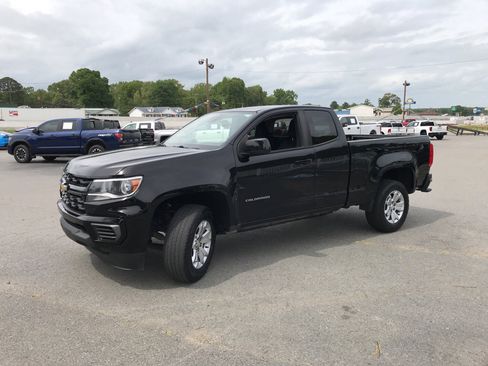 Used 2022 Chevrolet Colorado LT w/ Fleet Safety Package image 3