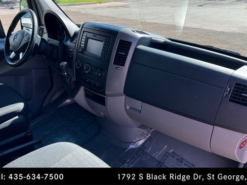 Used 2015 Mercedes-Benz Sprinter 2500 image 22