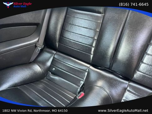 Used 2010 Ford Mustang GT RWD image 8
