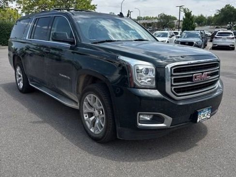 Used 2016 GMC Yukon XL SLT w/ Open Road Package AWD/4WD image 4