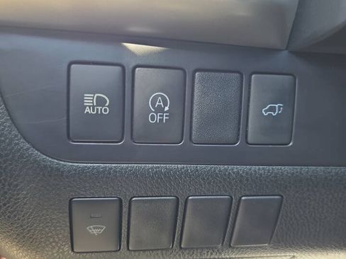 Used 2018 Toyota Highlander XLE AWD/4WD image 13