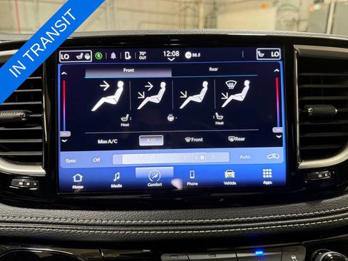 Used 2023 Chrysler Pacifica Touring-L AWD/4WD image 11