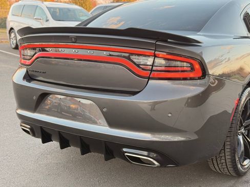 Used 2018 Dodge Charger SXT w/ Blacktop Package image 13