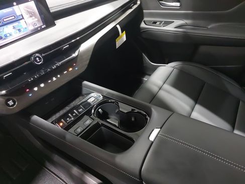 Used 2025 Nissan Murano SV AWD/4WD image 25