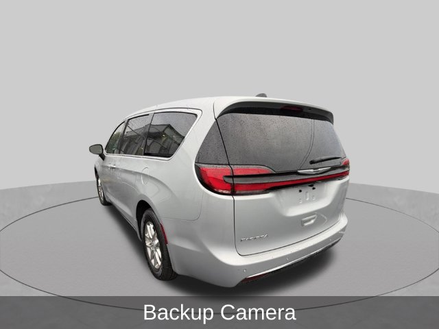 Used 2026 Chrysler Pacifica Select FWD image 8