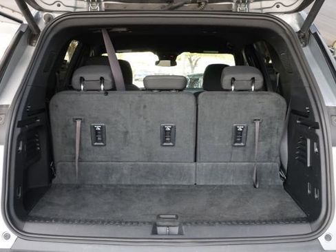 Used 2024 Chevrolet Traverse LT image 29