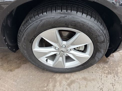 Used 2022 Volvo XC60 B5 Momentum image 14