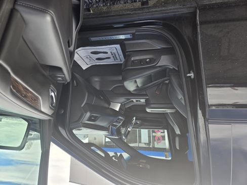 Used 2021 Chevrolet Tahoe Z71 w/ Luxury Package image 20