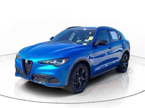 Used 2025 Alfa Romeo Stelvio Sprint AWD/4WD image 2