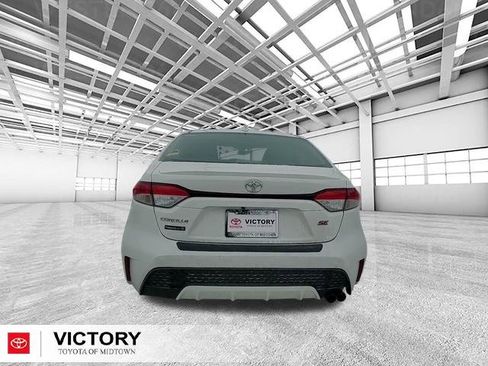 Used 2022 Toyota Corolla SE image 4