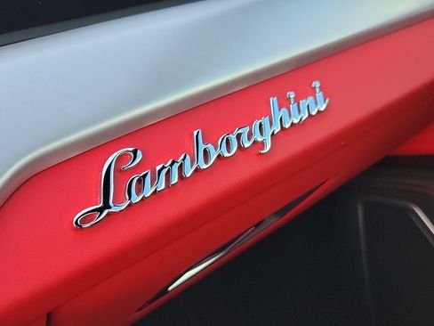 Used 2022 Lamborghini Urus AWD/4WD image 33