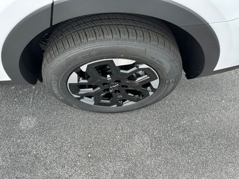 New 2026 Kia Sorento S AWD/4WD image 9