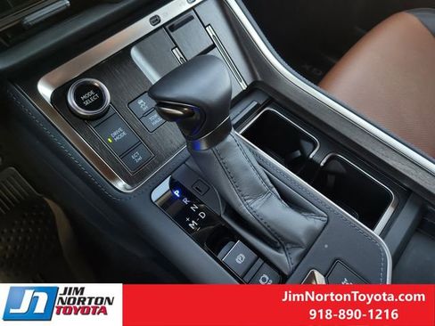 Used 2025 Lexus GX 550 w/ Accessory Package (2T) image 21