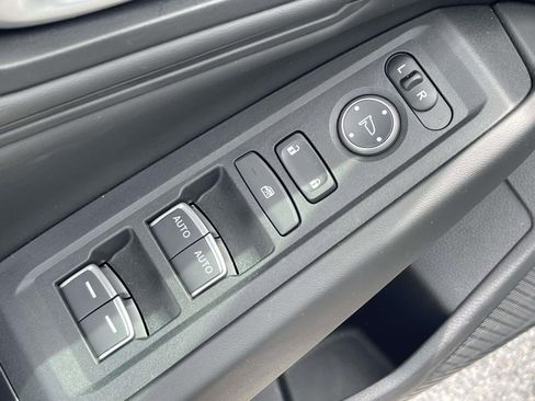 Used 2025 Honda Accord SE image 17