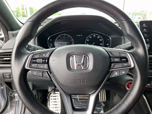 Used 2018 Honda Accord Sport image 19