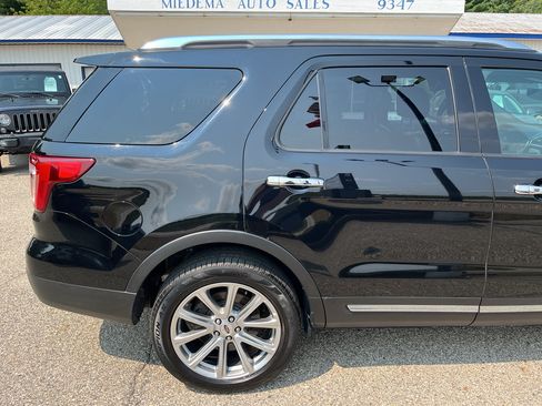 Used 2017 Ford Explorer Limited AWD/4WD image 7