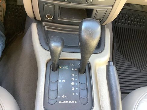 Used 2004 Jeep Grand Cherokee Laredo w/ Convenience Group image 34