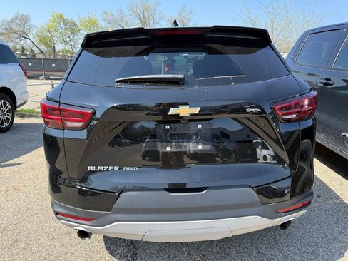 Used 2025 Chevrolet Blazer LT AWD/4WD image 3