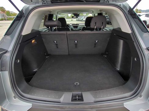 Used 2023 Chevrolet TrailBlazer LT FWD image 24