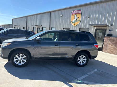 Used 2011 Toyota Highlander 4WD image 14
