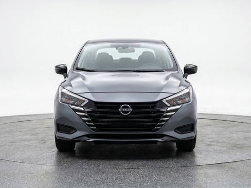 Used 2025 Nissan Versa SV FWD image 2