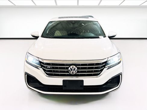 Used 2021 Volkswagen Passat 2.0T R-Line FWD image 2