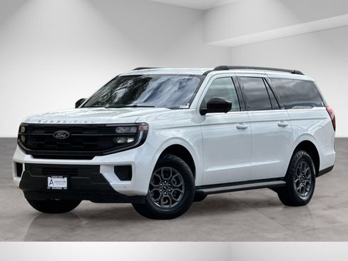 Used 2025 Ford Expedition Max Active RWD image 2