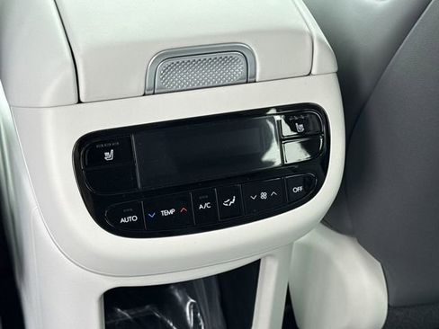 New 2026 Hyundai Ioniq 9 SEL image 16