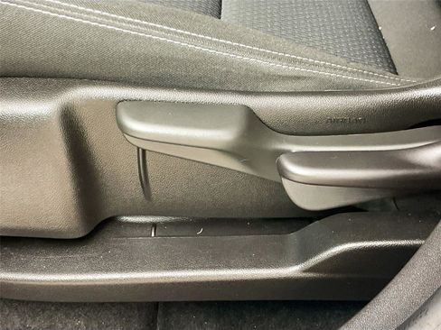 Used 2024 GMC Terrain SLE AWD/4WD image 20