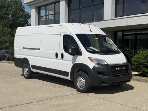 New 2026 RAM ProMaster 3500 w/ Cold Weather Group FWD image 2