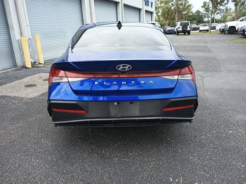 Used 2025 Hyundai Elantra SEL FWD image 4