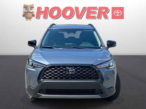 Used 2025 Toyota Corolla Cross LE FWD image 6
