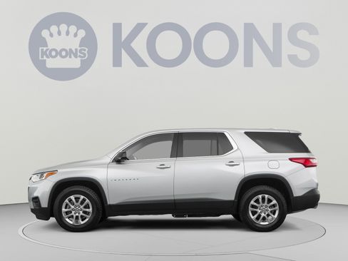 Used 2019 Chevrolet Traverse Premier w/ LPO, Black Accent Package AWD/4WD image 2