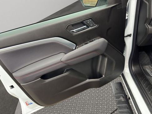 Certified 2025 Chevrolet Colorado Z71 w/ Technology Package image 9