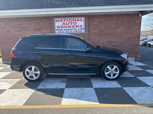 Used 2018 Mercedes-Benz GLE 350 GLE 350 4MATIC SUV image 2