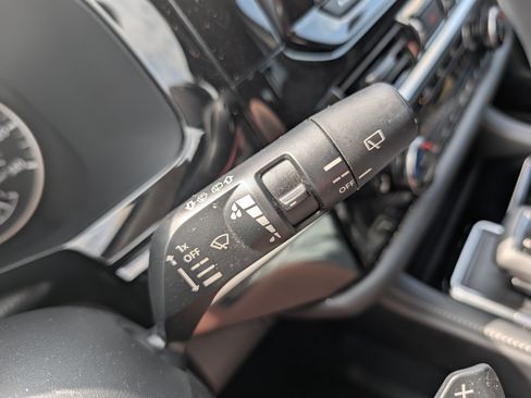 Used 2023 Nissan Pathfinder SV AWD/4WD image 26