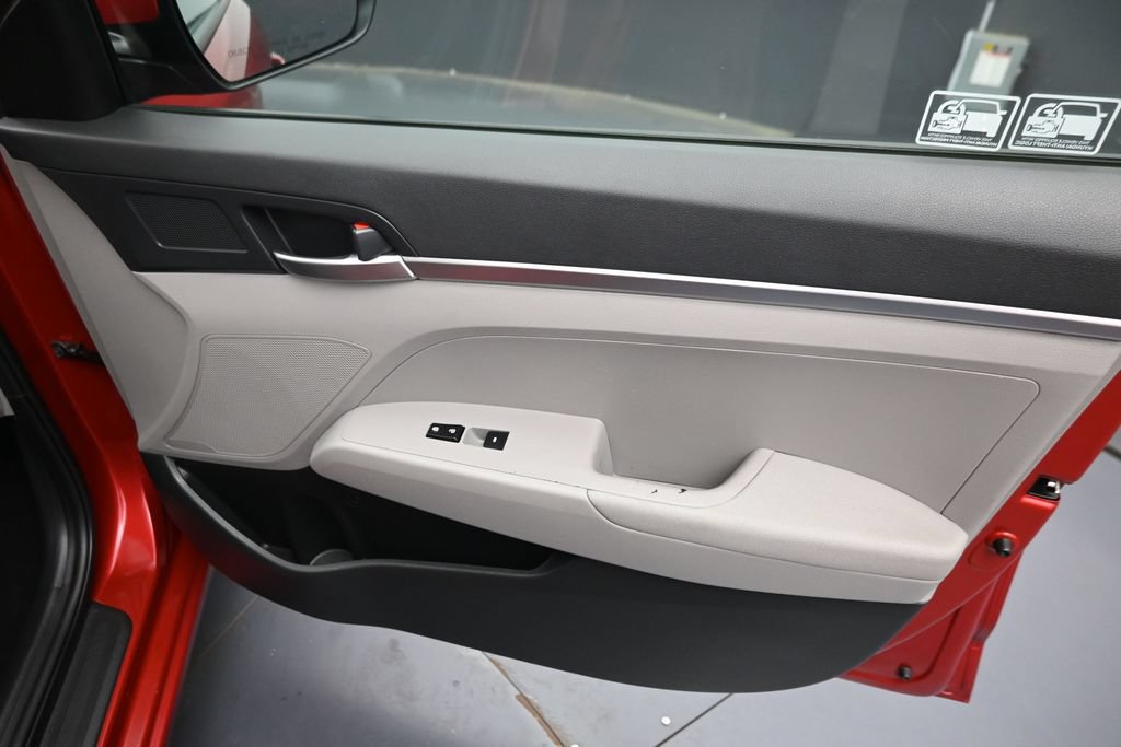 Used 2019 Hyundai Elantra SE FWD image 29