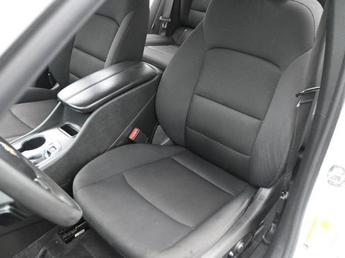 Used 2023 Chevrolet Malibu LT image 9