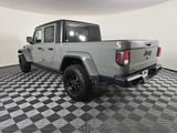 Used 2022 Jeep Gladiator Willys image 6
