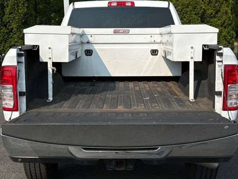 Used 2022 RAM 2500 Tradesman w/ Chrome Appearance Group AWD/4WD image 6