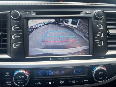 Used 2016 Toyota Highlander Plus AWD/4WD image 26