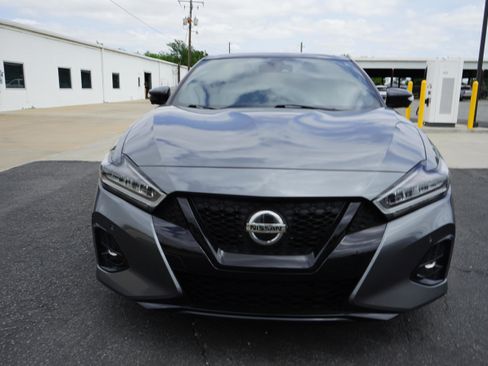 Used 2022 Nissan Maxima SR w/ Sport Mat Group FWD image 8
