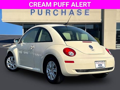 Used 2009 Volkswagen Beetle 2.5L image 4