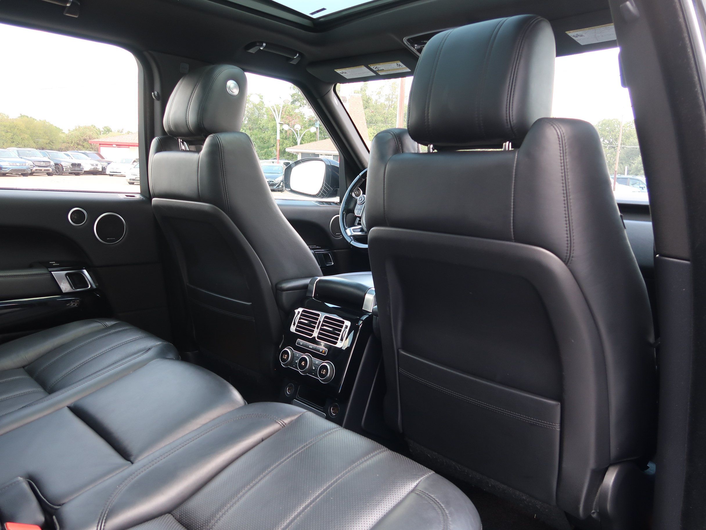 Used 2017 Land Rover Range Rover HSE AWD/4WD image 35